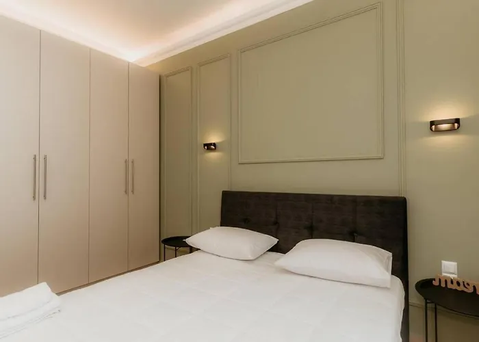 Satus Finem Egnatia's Luxury